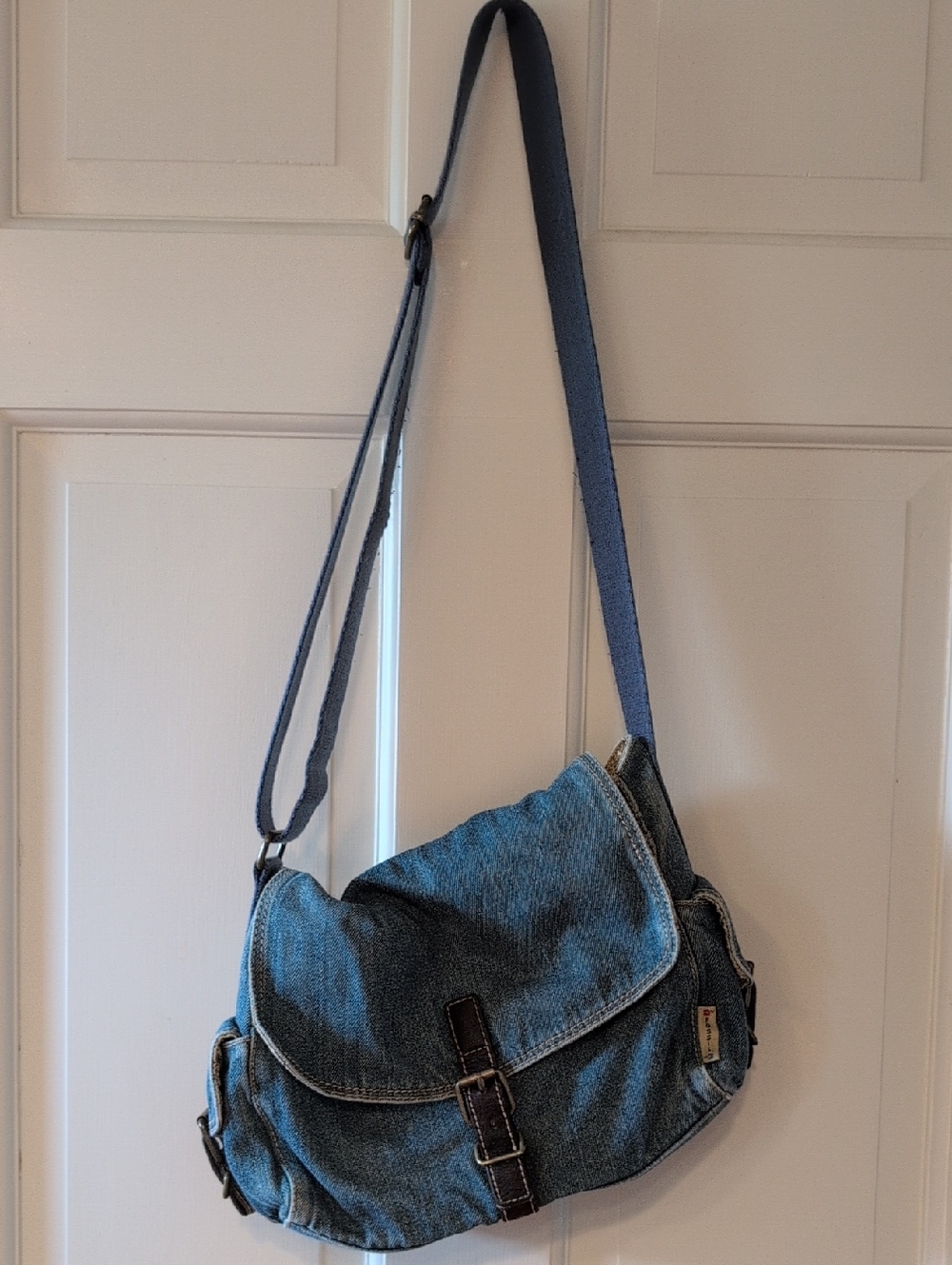 Fossil Casual Blue Denim Crossbody Bag - Adjustable Strap - Picture 3 of 8